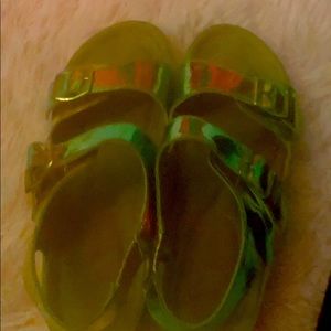 The shoes have been worn once There  a 6 1/2 $20